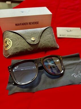 Ray-Ban Wayfarer Reverse Blue Black 53-20 Sunglasses